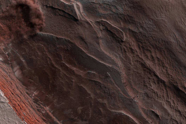 На Марсе впервые в истории запечатлели сход лавины