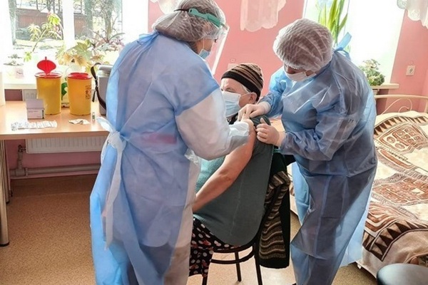 В Украине три дня подряд рекорды COVID-вакцинации