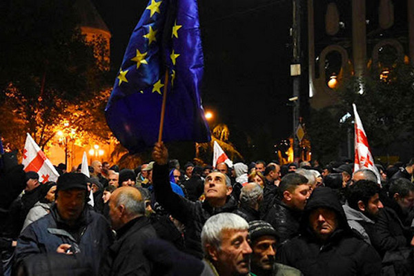 Грузинская оппозиция созывает сторонников на митинг в Тбилиси