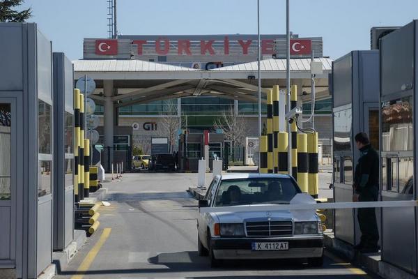 Болгария направила 350 военных на охрану границы с Турцией