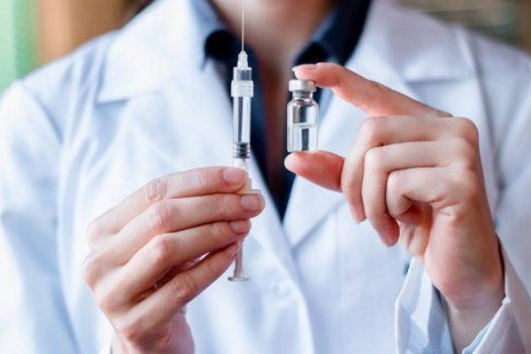 Минздрав планирует сделать 48 миллионов COVID-прививок до конца года