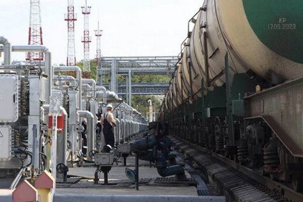 Транзит нефтепродуктов через Украину сократился на 44%