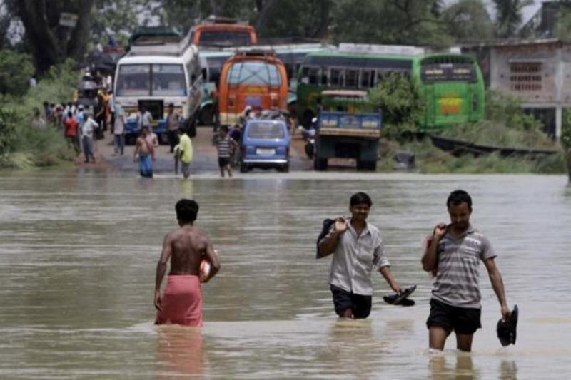 В Индии из-за ливней погибло по меньшей мере 37 человек