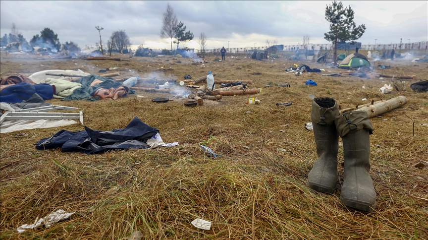 Беларусь очищает лагеря мигрантов на границе с Польшей