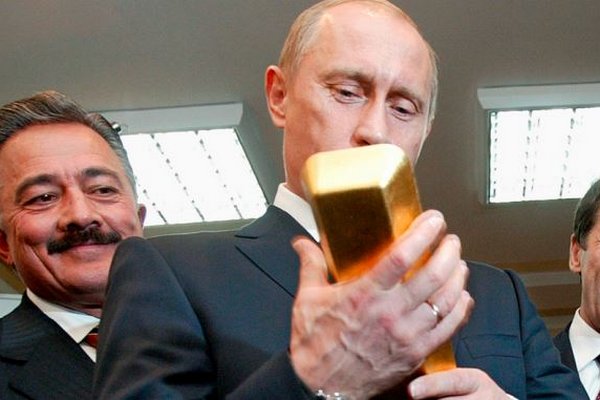 Из РФ вывезли почти все добытое золото