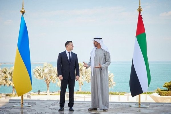Зеленский пригласил лидера ОАЭ в Украину