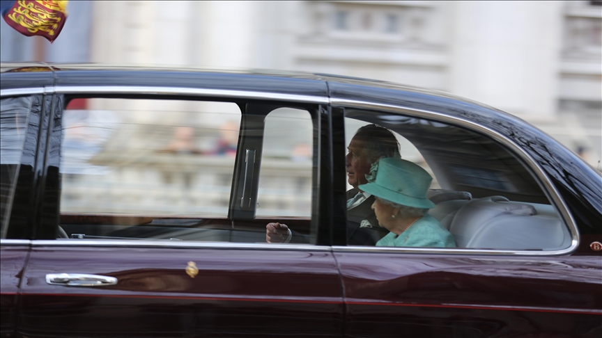 Королева Елизавета отменила предрождественский семейный обед из-за опасений по поводу омикрона