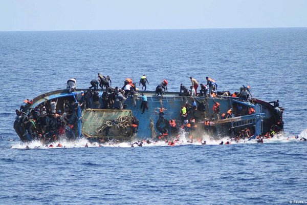 У берегов Греции перевернулась лодка с мигрантами: есть жертвы