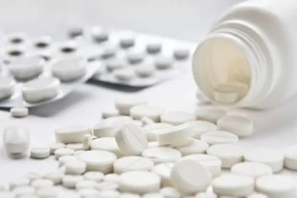 Чем опасен регулярный прием аспирина, рассказали ученые
