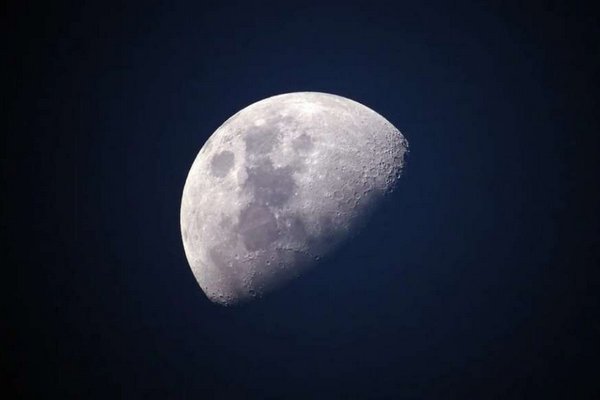 Ученые разгадали один из парадоксов Луны