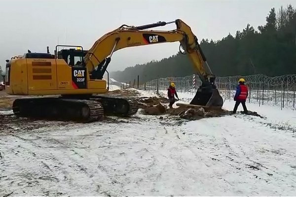 Польша начала строительство забора на границе с Беларусью