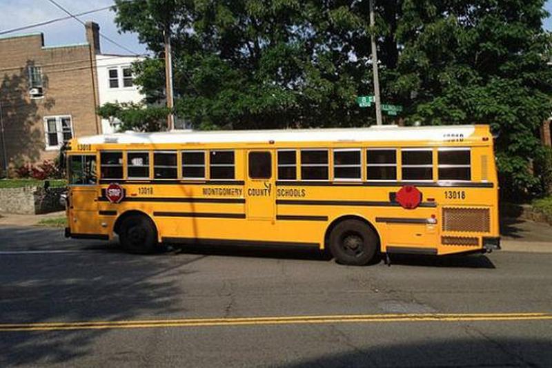 В США пожилой водитель автобуса изнасиловал 12-летнюю школьницу