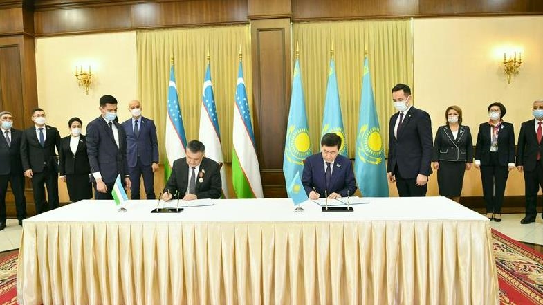 Создан межпарламентский совет по сотрудничеству Казахстан-Узбекистан