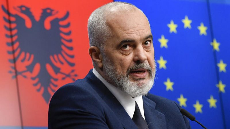 Премьер-министр Албании создал комитет по военной экономике