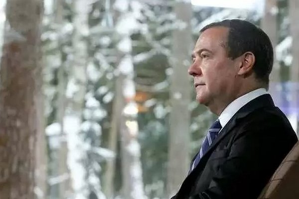 Медведев назвал условия завершения войны с Украиной