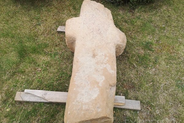 В Жодино нашли старинный каменный крест