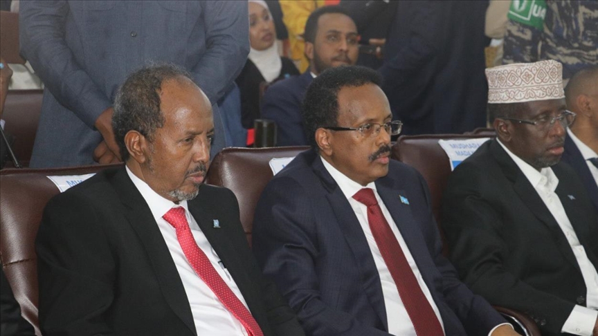 Новый президент Сомали впервые после выборов встречается со своим предшественником