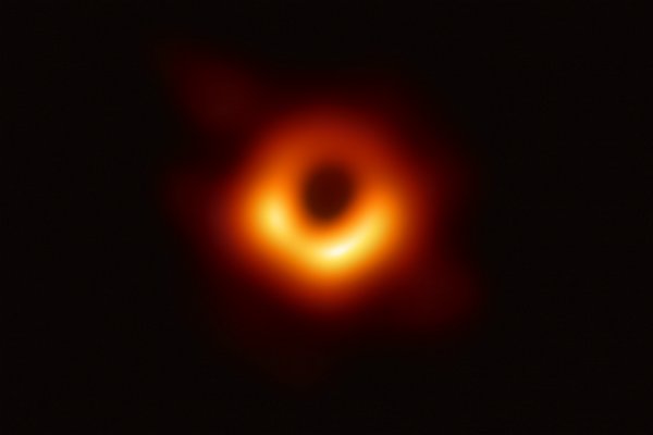 Астрономы усомнились в корректности первых снимков черной дыры