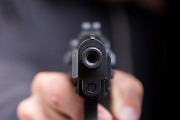 Выстрелили в шею и избили ногами: в Харькове напали на сотрудника полиции