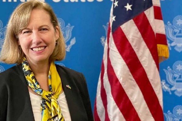 Зеленский наградил орденом экс-главу посольства США в Украине