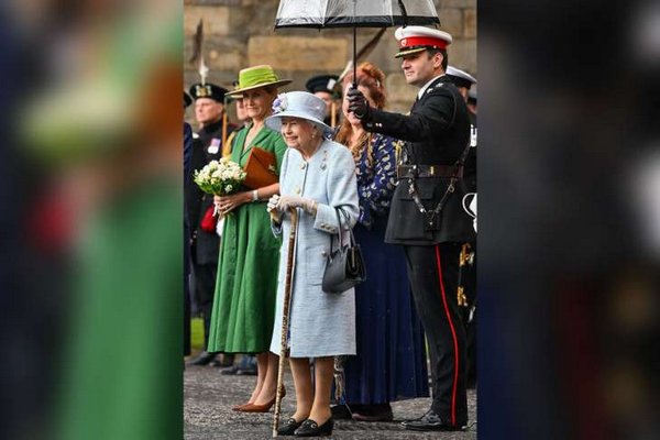 Елизавета II приняла участие в древней Церемонии ключей в Шотландии
