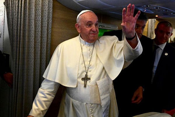 Папа римский заявил, что хочет поехать в Киев