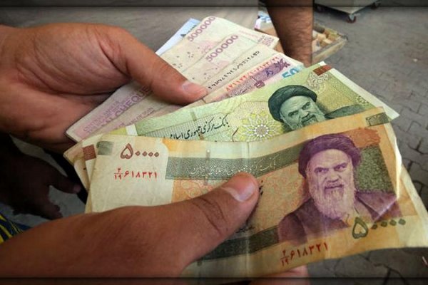 На бирже в Иране стартовали торги российским рублем