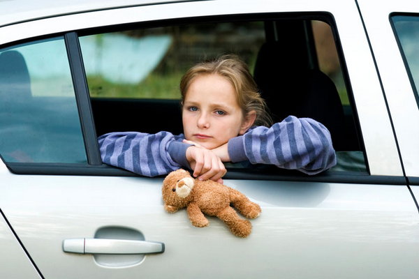 Ребенка укачивает в машине: как помочь в долгой поездке?