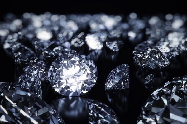 Россия продает свои алмазы в обход санкций, – Bloomberg