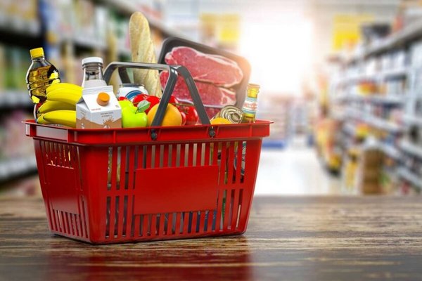 Супермаркеты в конце августа подняли цены на подсолнечное масло, молоко, яйца