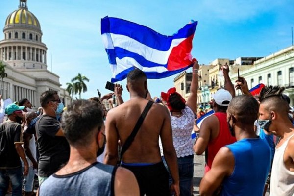 Куба провела референдум о легализации однополых браков