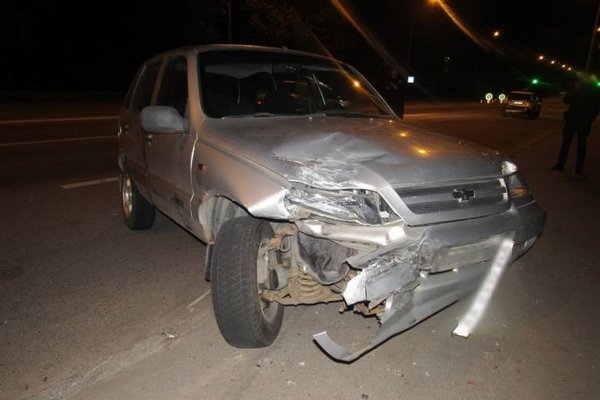В Киеве охранник фирмы угнал служебную машину и попал в ДТП