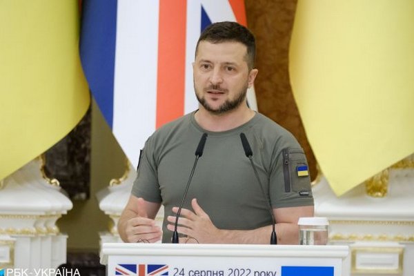 Зеленский присвоил столице Чехии почетное отличие