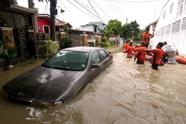 На Филиппинах из-за шторма погибло около 100 человек