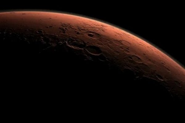 Сильная буря на Марсе утихла: теперь космический аппарат NASA сможет выжить