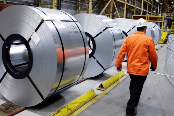 Японская JFE Steel снизила план по производству стали