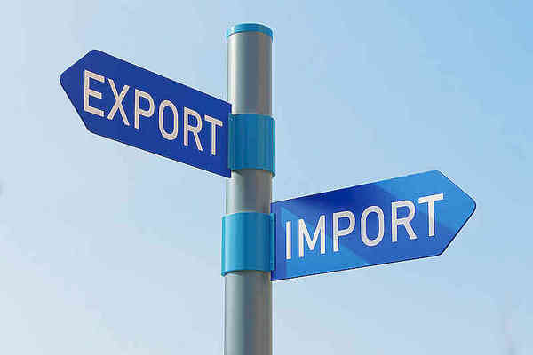 Неудачный сентябрь: экспорт товаров и услуг сократился на 26%