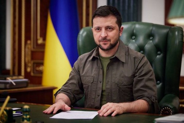 Президент отметил государственными стипендиями 100 граждан Украины