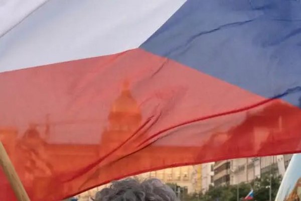 Чехия продлила визы временной защиты для украинских беженцев: условия