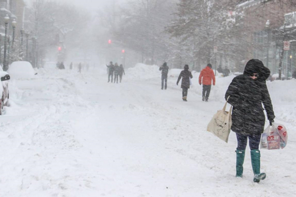 Число погибших от снежной бури в США опять выросло