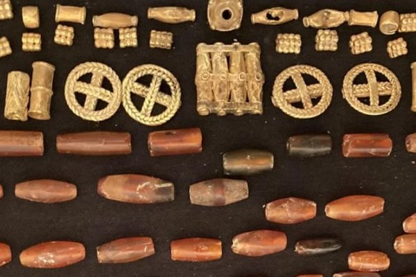 Сокровище бронзового века. В Армении нашли золотые украшения, изготовленные 3500 лет назад