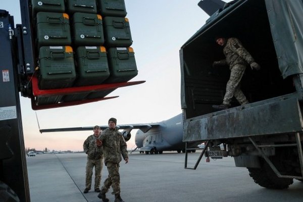Миллиарды на боеприпасы: послы стран ЕС одобрили транш военной помощи Украине