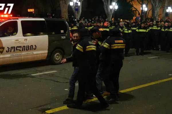 Полиция Парижа запретила проведение акций протеста в 