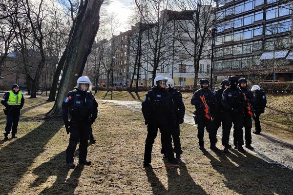 Полиция изъяла чучело Эрдогана на антитурецкой демонстрации в Хельсинки