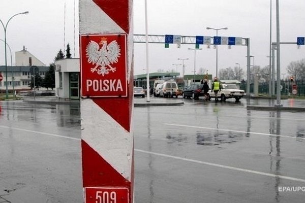 На границе с Польшей образовались очереди