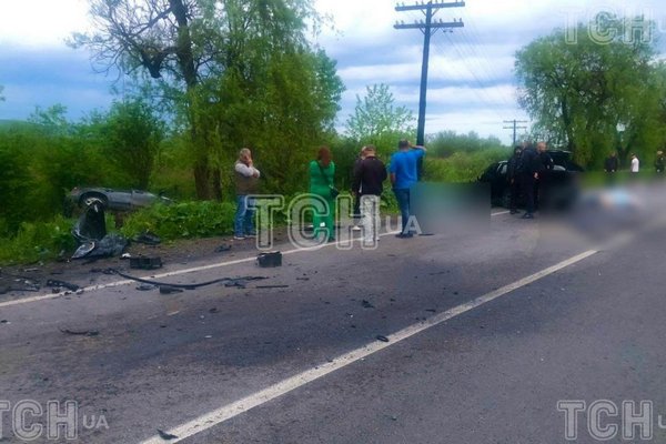 На Закарпатье в жуткое ДТП попали полицейский и депутат: много погибших, дети в тяжелом состоянии
