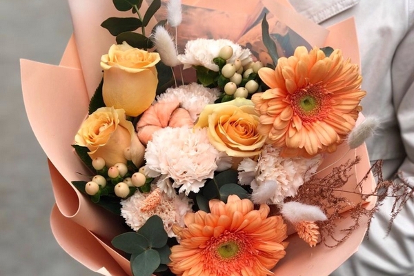 Профессиональная доставка цветов в Пензе от "ДариБукет58"