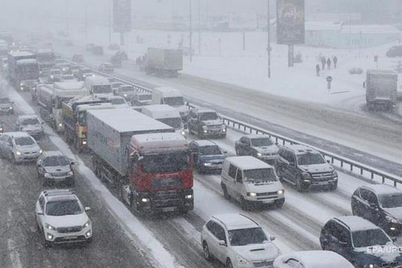 Снегопад в Киеве: стоимость такси выросла в несколько раз