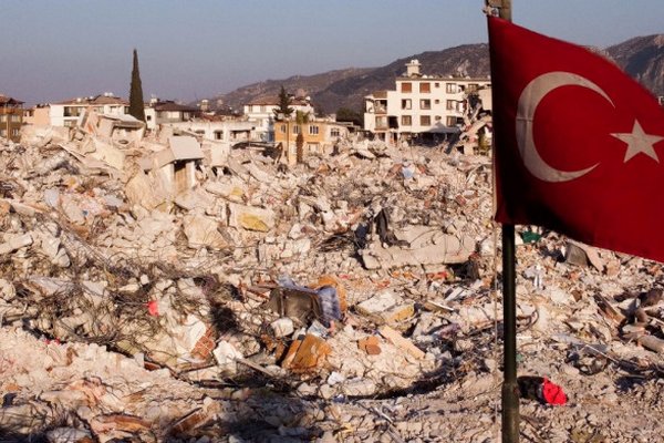 В Турции за некачественное строительство в зоне землетрясения арестовали 351 человека