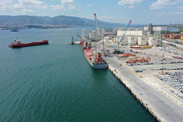 В порту Турции произошел взрыв на элеваторе с зерном